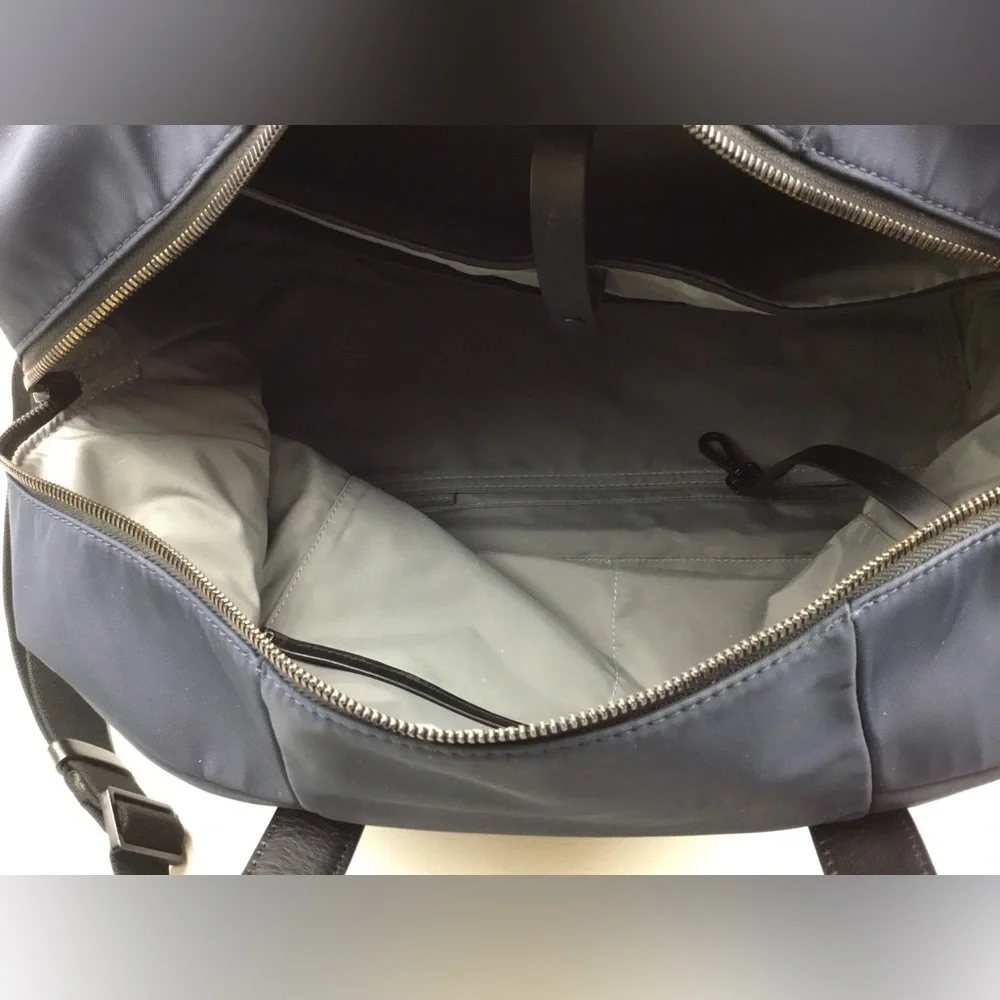 Away Luggage The Everywhere Bag Navy Blue Messenger Duffle